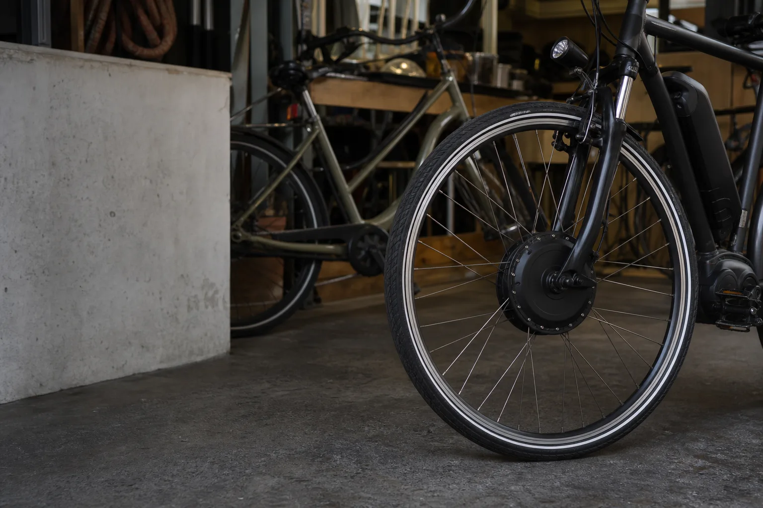 Hills, hub motors and mid-drives, and how to tell which one your route needs